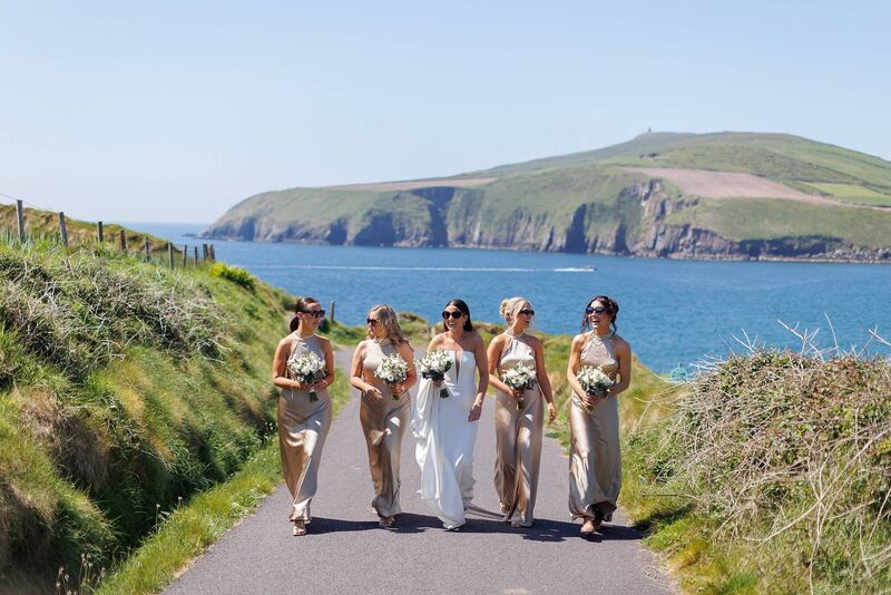 Aoife Sheehy with Róisín Sheehy, Eimear Murphy, Sharon Greaney and Megan O’Malley. Pictures: Padraig Healy Wedding Photography Aoife Sheehy with Róisín Sheehy, Eimear Murphy, Sharon Greaney and Megan O’Malley. Pictures: Padraig Healy Wedding Photography