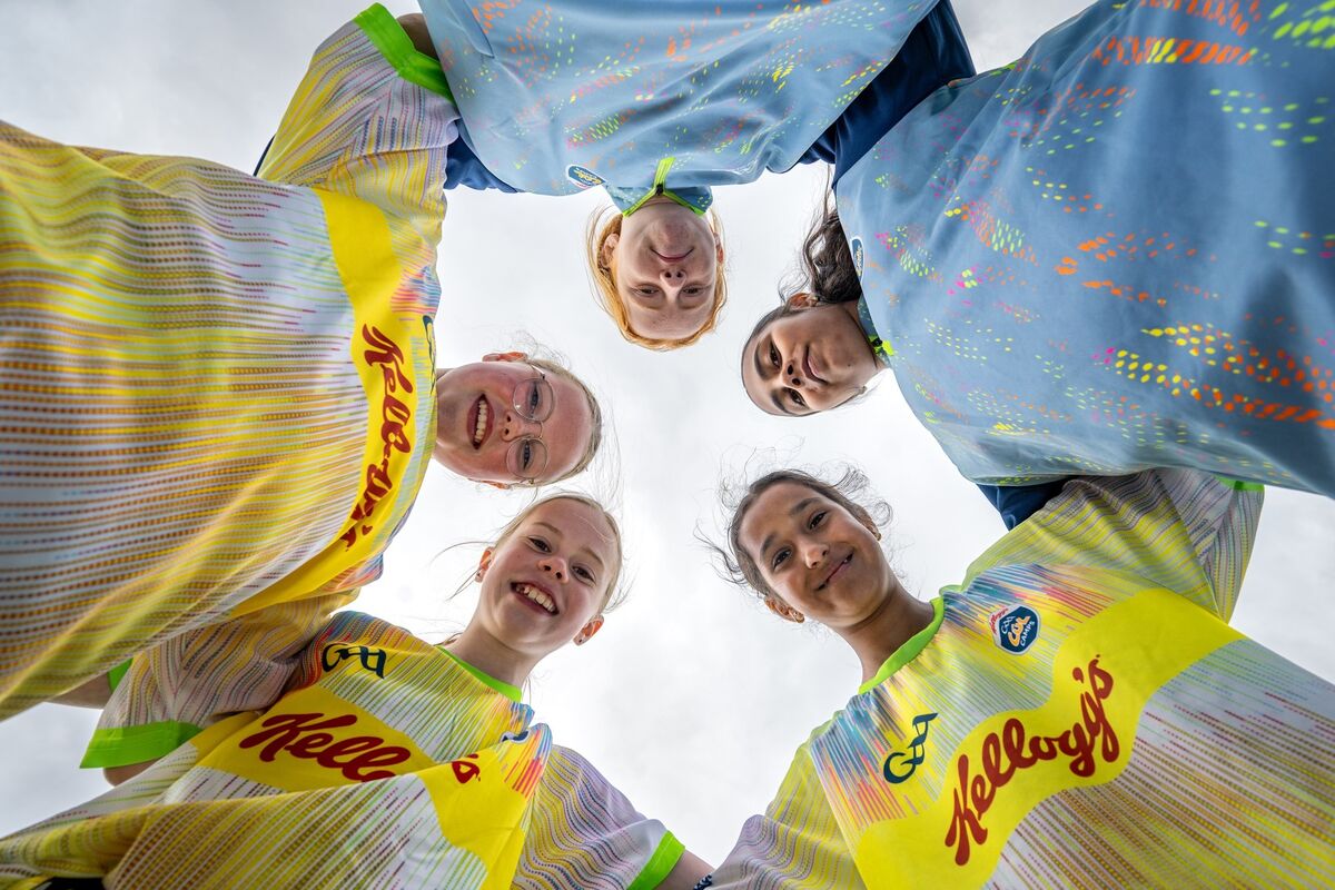 Faye MacCormack, Ava O’Connor, Zoya Mumtaz, Radhika Karni, and Lily-May O’Sullivan enjoying the Kellogg’s Cúl Camp in Na Piarsaigh GAA Club in Cork. Picture: Chani Anderson