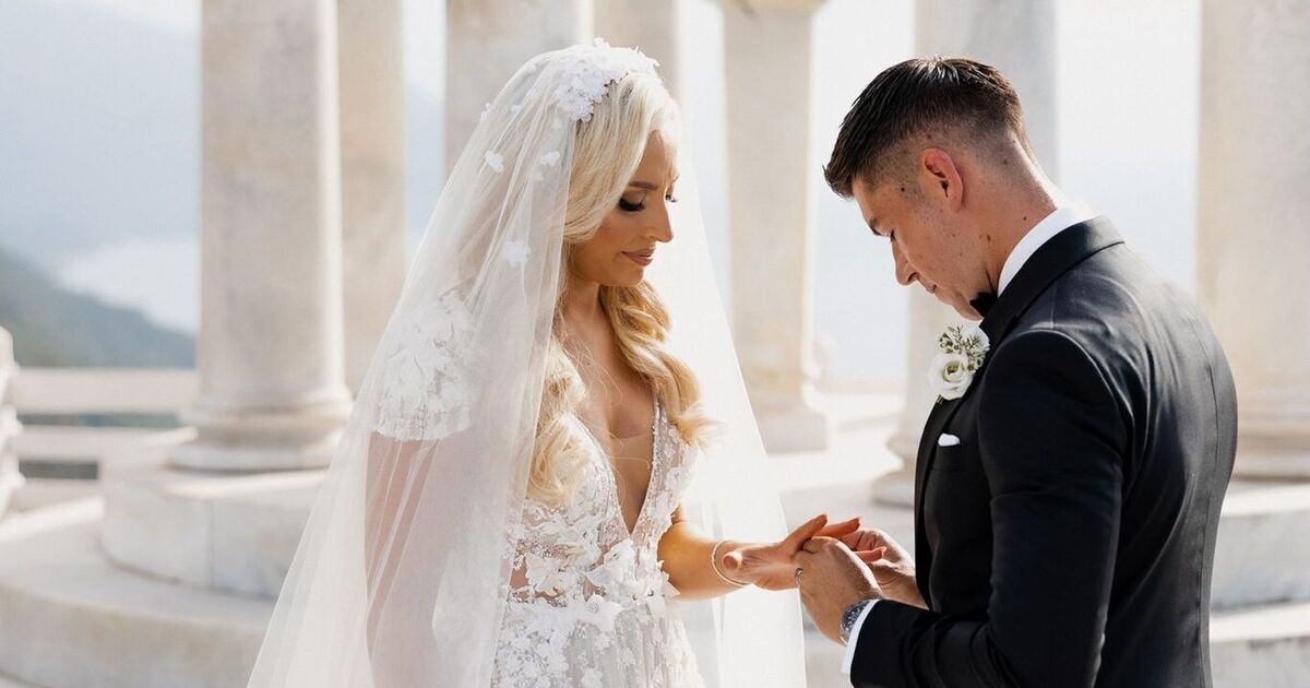 「私の妻になって、私たちの夢のマヨルカの結婚式のためにすべてを計画させてください」