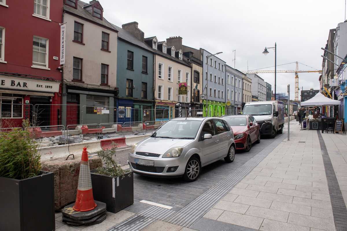 Last November the Irish Examiner reported that nearly half of all fines issued by Cork City traffic wardens were for parking infringements on MacCurtain Street. File picture: Dan Linehan