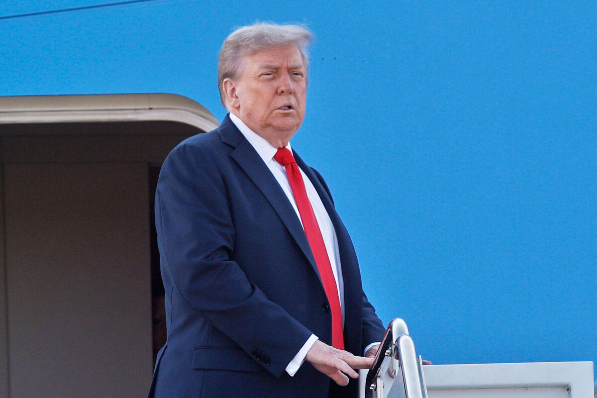 President Donald Trump boards Air Force One at Joint Base Andrews, Md., Friday, Aug. 15, 2025, en route to a meeting with Russian President Vladimir Putin in Alaska. (AP Photo/Luis M. Alvarez)