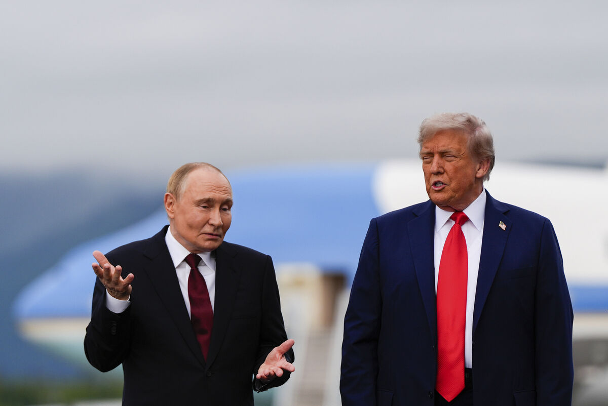 Donald Trump and Russia's Vladimir Putin talk, Friday, Aug. 15, 2025, at Joint Base Elmendorf-Richardson, Alaska. (AP Photo/Julia Demaree Nikhinson) Donald Trump and Russia's Vladimir Putin talk, Friday, Aug. 15, 2025, at Joint Base Elmendorf-Richardson, Alaska. (AP Photo/Julia Demaree Nikhinson)