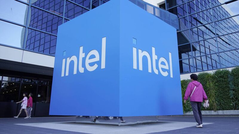 Trump administration in talks to take 10% stake in Intel Trump administration in talks to take 10% stake in Intel