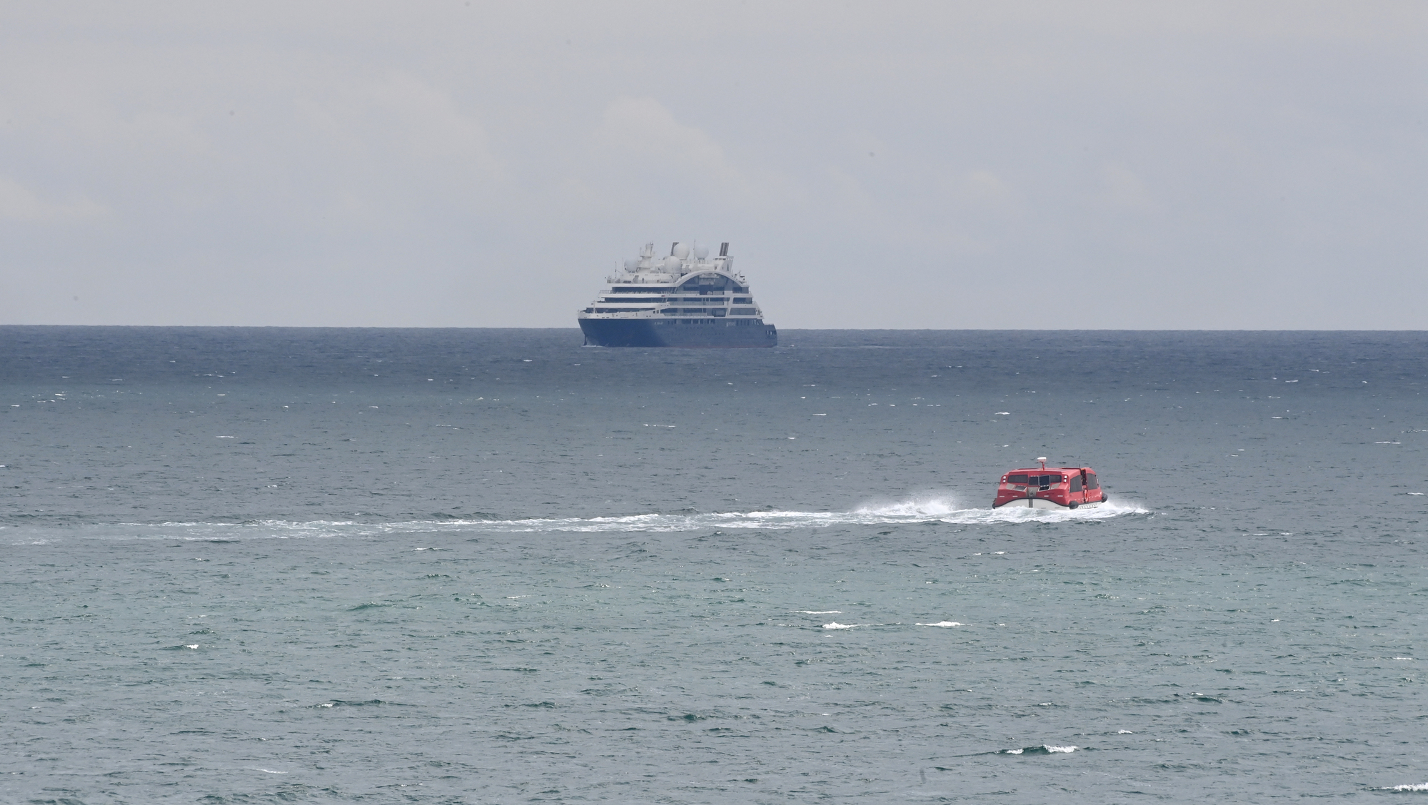 'I've never seen a reception like this': Cruise passengers delighted by welcome in East Cork town