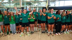 <p>GIRLS IN GREEN: Ireland Rugby Team arrive in London for the 2025 Women's Rugby World Cup. Pic; ©INPHO/Ben Brady.</p>