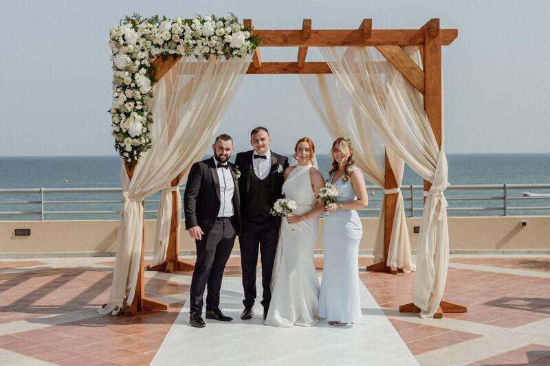 Megan Reidy and Eric O’Keeffe with Niamh Carmody and Craig Connolly. Pictures: Eternity Weddings Megan Reidy and Eric O’Keeffe with Niamh Carmody and Craig Connolly. Pictures: Eternity Weddings