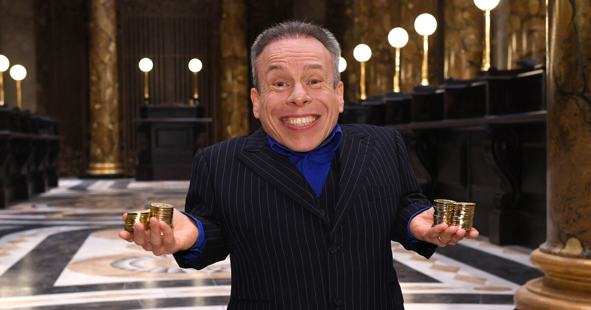 Warwick Davis to reprise Professor Flitwick role in Harry Potter TV series