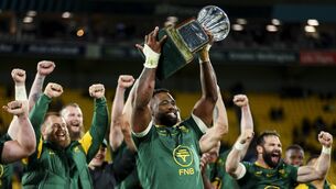 <p>SWEET: South Africa's Siya Kolisi lifts the Freedom Cup after winning The Rugby Championship game against hosts New Zealand at Sky Stadium in Wellington. Pic: Hagen Hopkins/Getty Images</p>