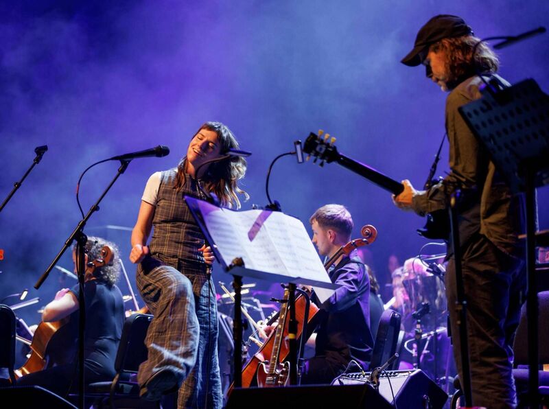 Angie McMahon and Bryce Dessner at Cork Opera House. Picture: Bríd O’Donovan Angie McMahon and Bryce Dessner at Cork Opera House. Picture: Bríd O’Donovan