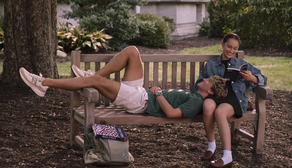 Lola Tung and Gavin Casalegno in The Summer I Turned Pretty