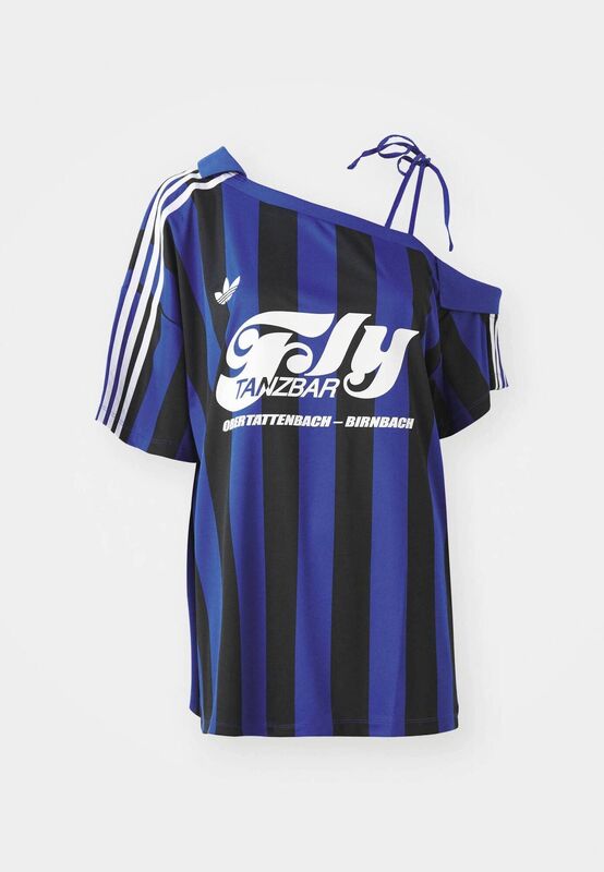 Adidas Originals t-shirt, Zalando, €60 Adidas Originals t-shirt, Zalando, €60