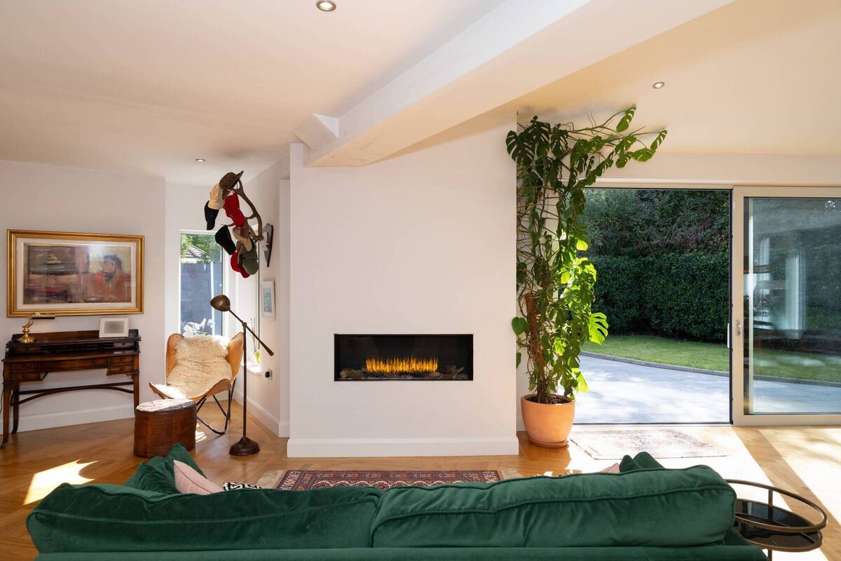 King-size sliding doors lead to the patio King-size sliding doors lead to the patio