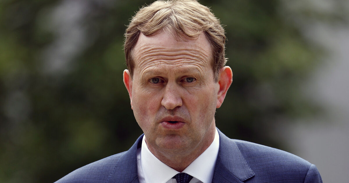 More than 5,000 refugees 'abusing' State accommodation by refusing to leave, justice minister says