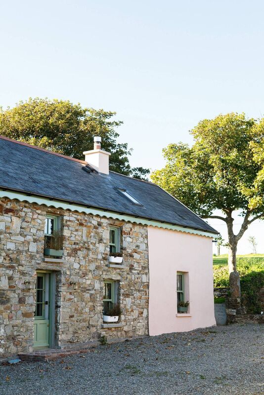 The setting of the cottage informs the design.