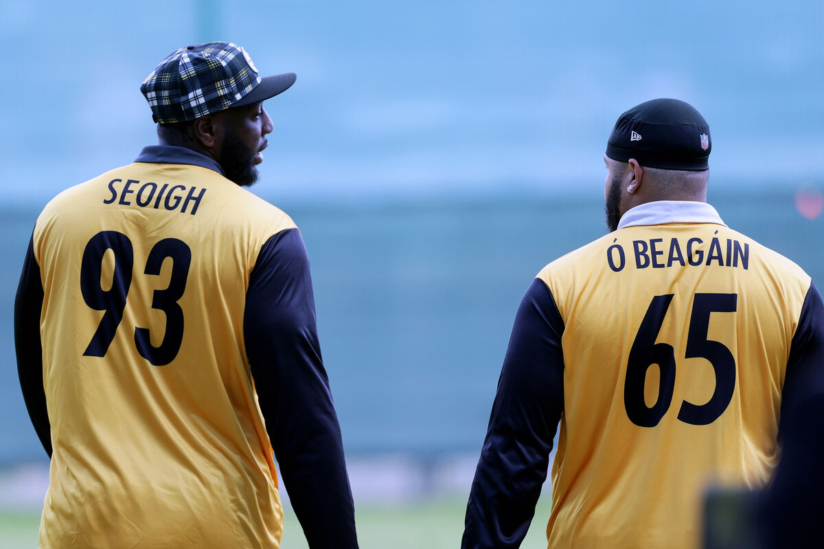 Pittsburgh Steelers players had their surnames in Irish on their training gear thanks to a link up with Munster GAA. Pic: ©INPHO/Laszlo Geczo