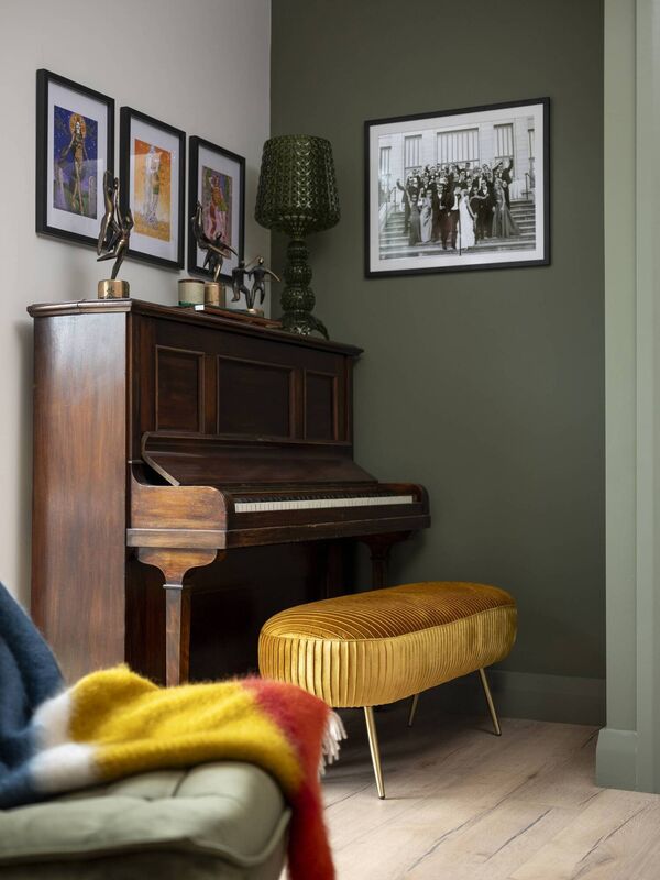 Colour drenching in Dulux Heritage DH Slate. Colour drenching in Dulux Heritage DH Slate.