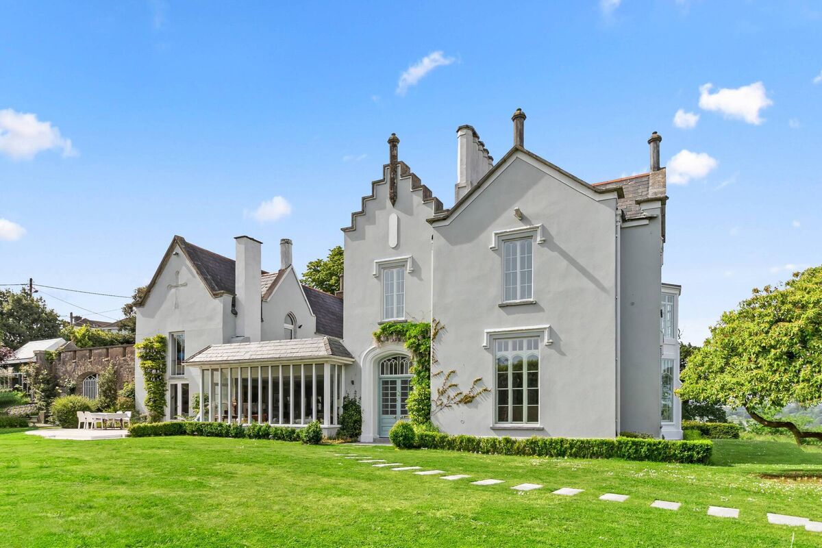 Horsehead House (now fully restored) has very similar design features Horsehead House (now fully restored) has very similar design features