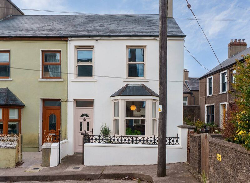 Attractive ironwall on the garden wall 