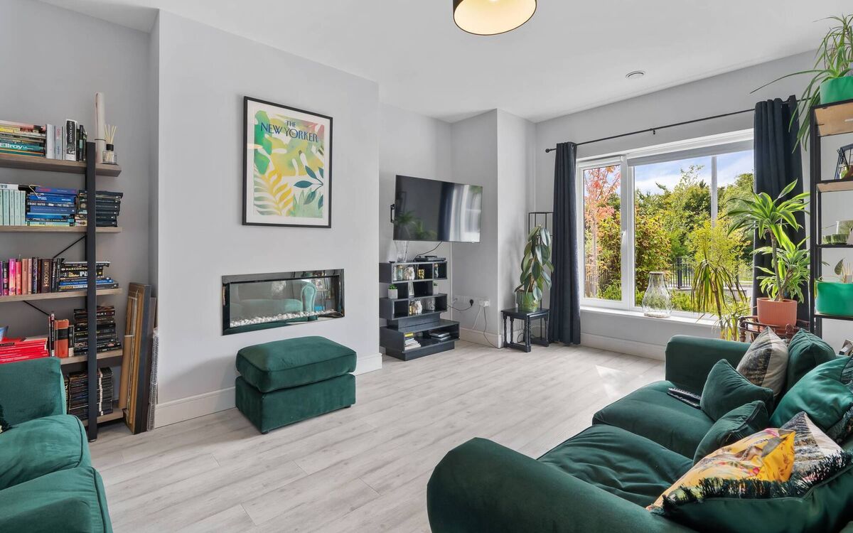 The living room at No 85