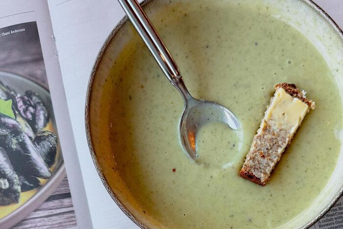 Cheesy Potato & Broccoli Soup
