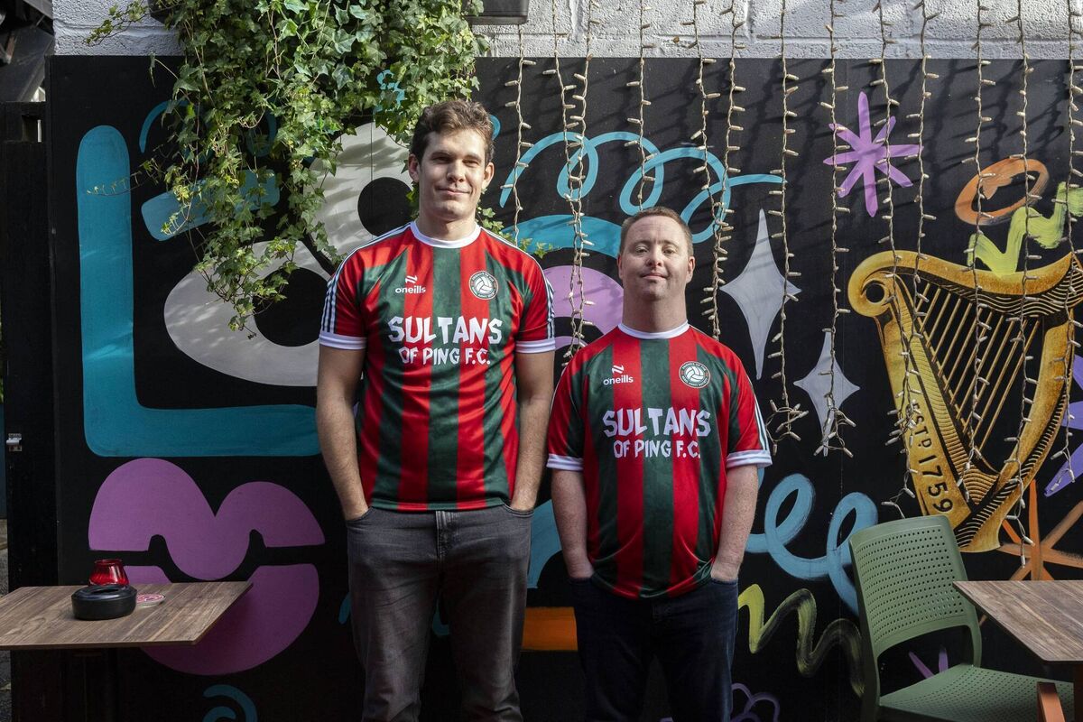 Richard Creedon and Paul Fitzgerald at the unveiling of the new FORAS x The Sultans of Ping O’Neill’s jersey in Coughlan’s Bar, Cork. Pic: Clare Keogh. 