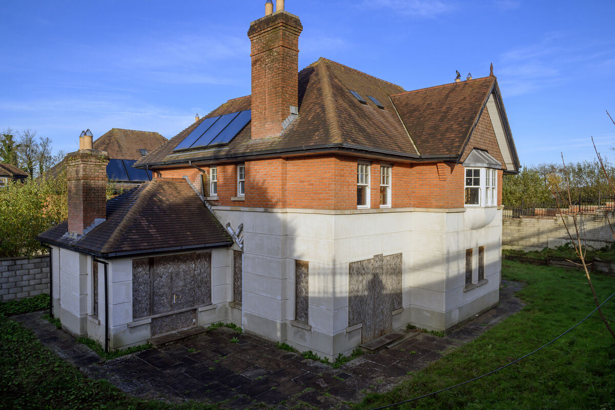 The homes are idle since one of the four detached homes completed as a showhome was offered individually at €1.3m in 2008. The homes are idle since one of the four detached homes completed as a showhome was offered individually at €1.3m in 2008.