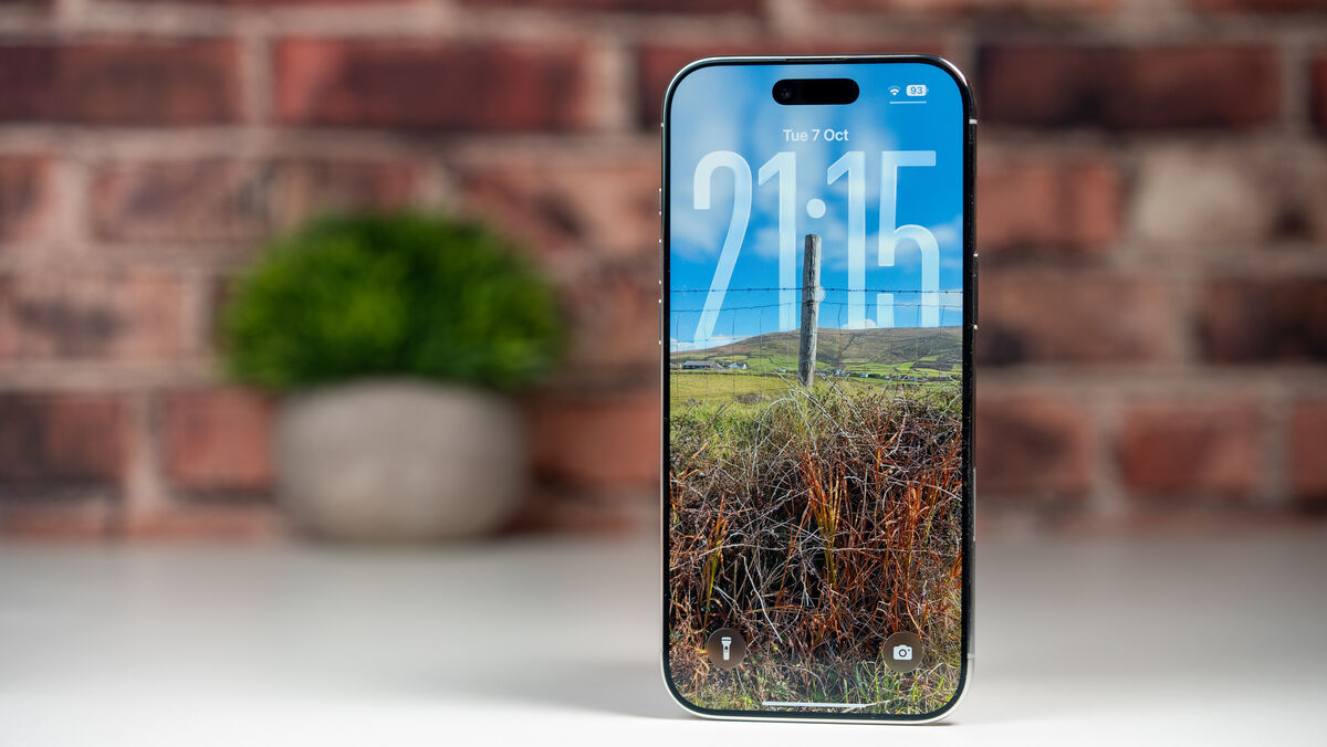 The anti-reflective coating makes the display easy to read outdoors, even under bright sunlight. Picture: Noel Campion.