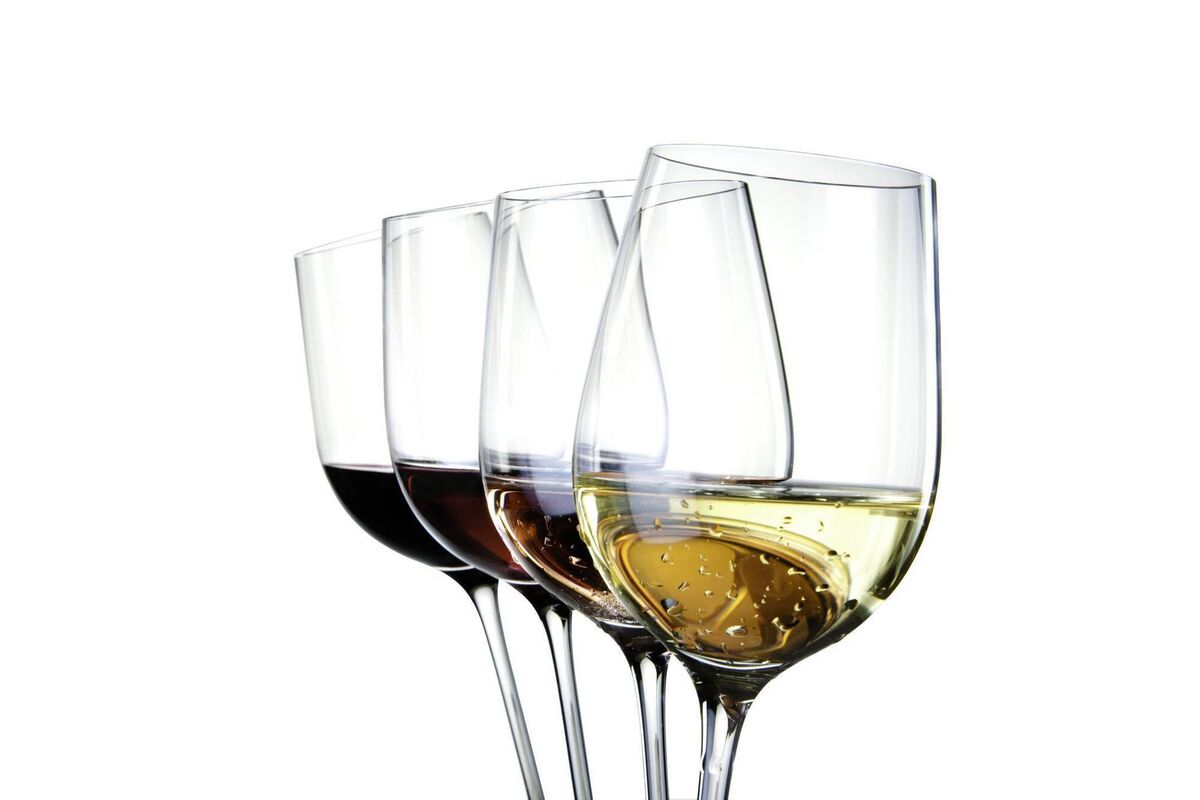 Both binge-drinking and moderate drinking can, over time, lead to liver inflammation and ultimately scarring or cirrhosis. Both binge-drinking and moderate drinking can, over time, lead to liver inflammation and ultimately scarring or cirrhosis.