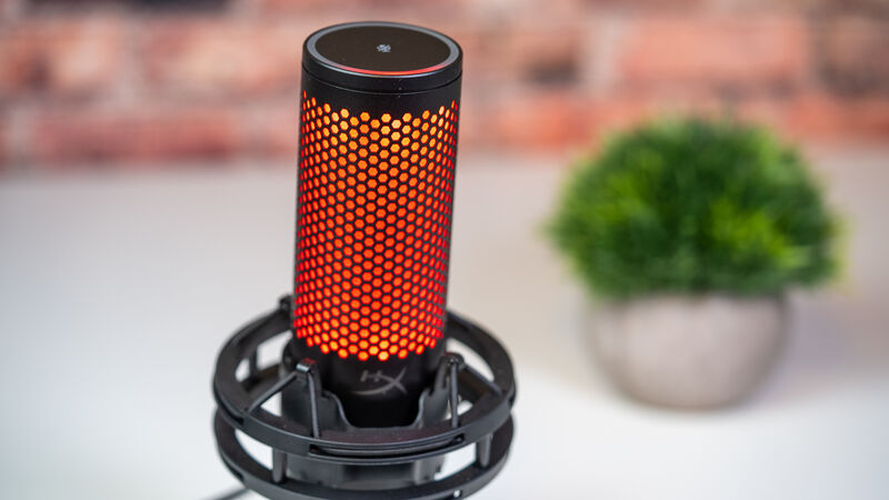 The built-in foam pop filter sits neatly behind the grille, reducing plosives without the need for extra accessories. Picture: Noel Campion. The built-in foam pop filter sits neatly behind the grille, reducing plosives without the need for extra accessories. Picture: Noel Campion.