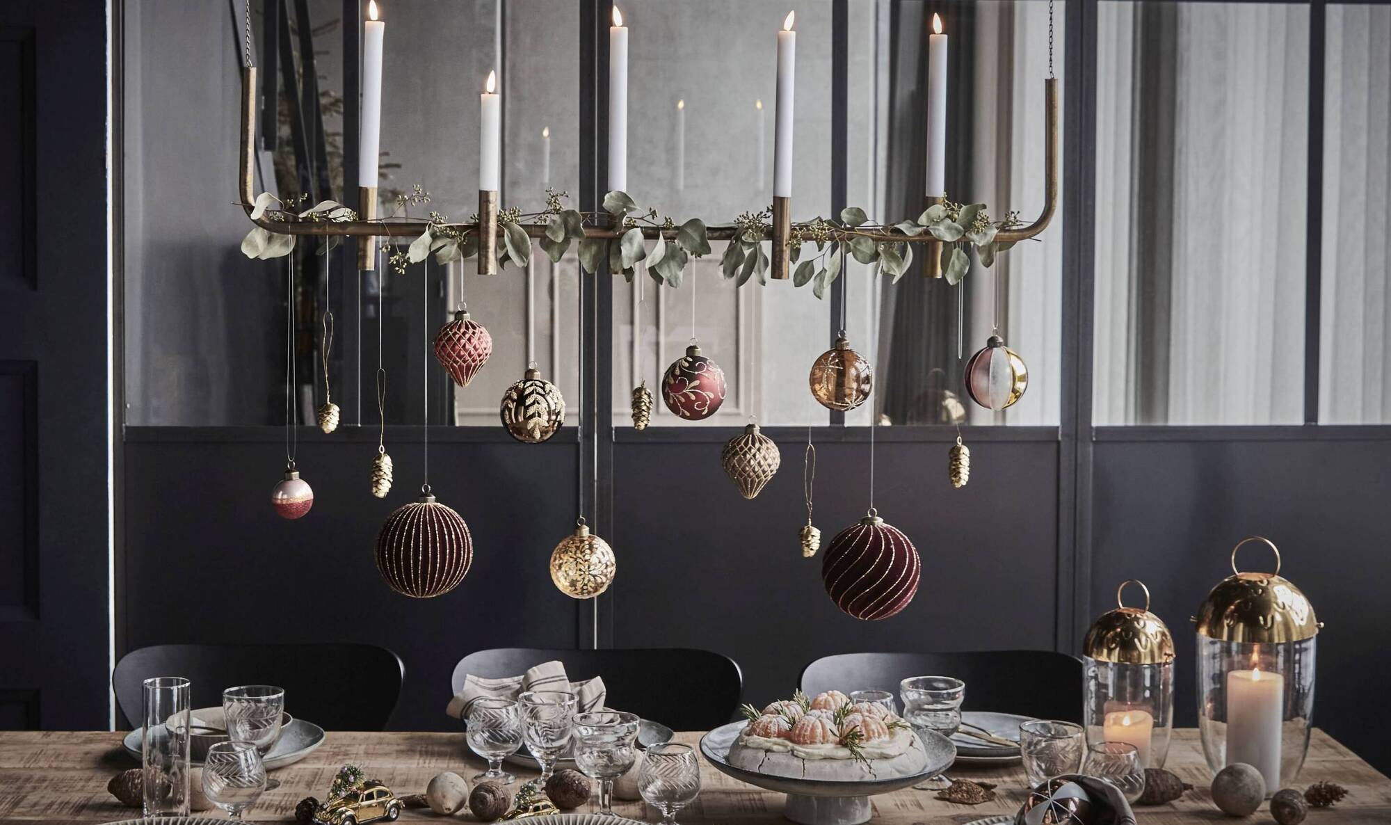 Ditch red and green: The five runway-inspired Christmas looks taking over Irish homes