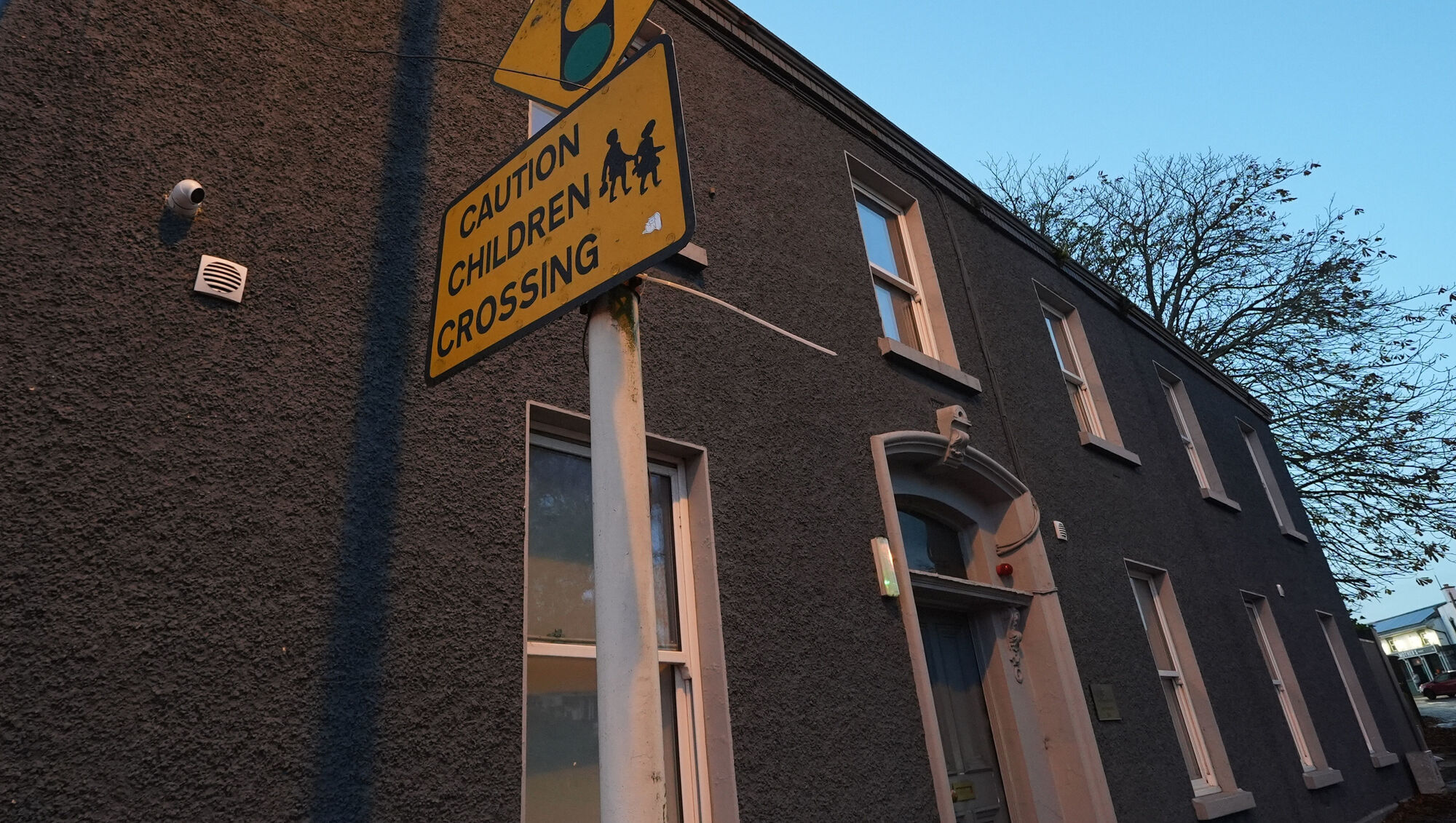 Anti-migrant rally held in Drogheda days before near fatal attack on Ipas centre