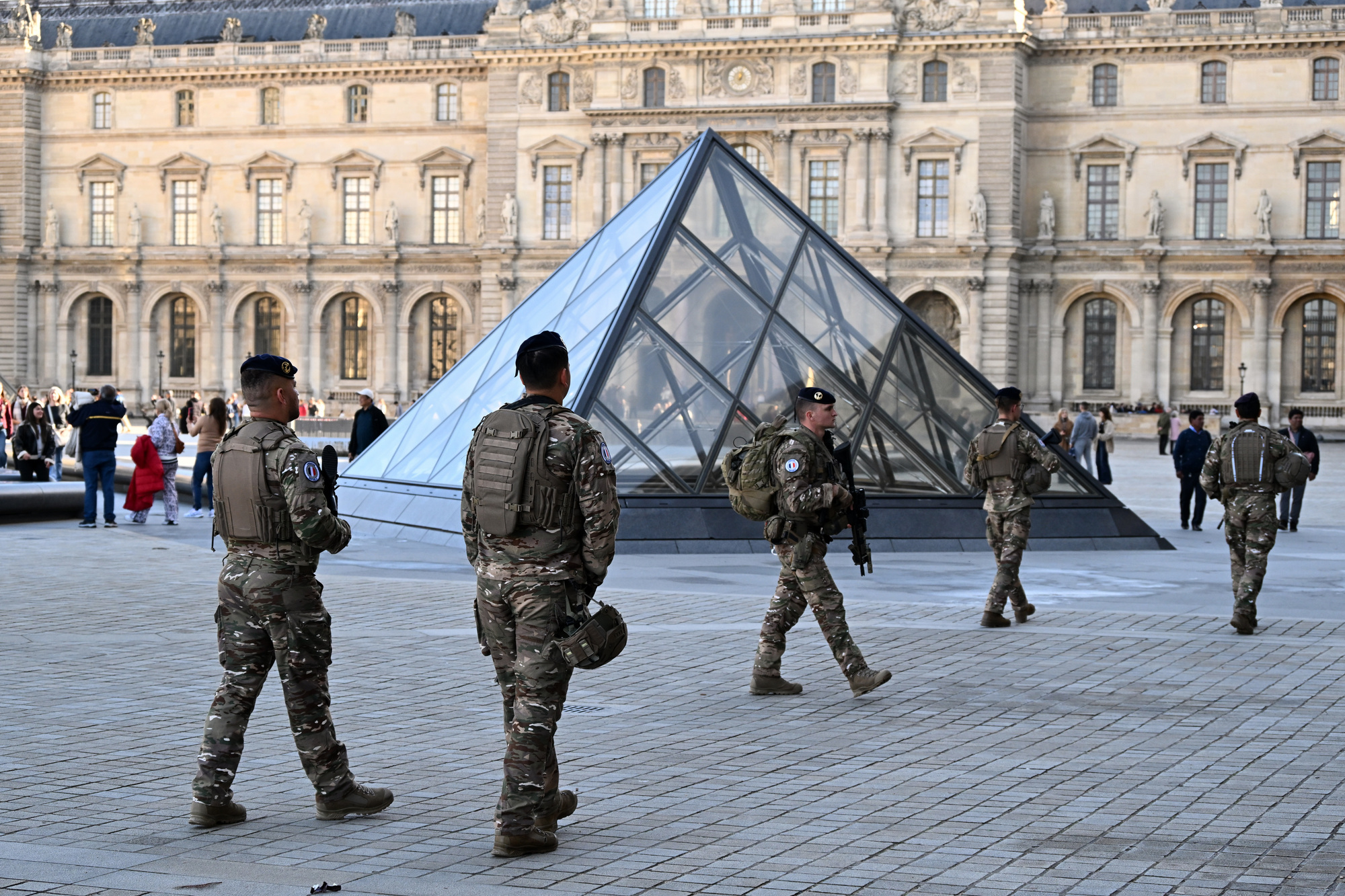 Louvre urged to speed up security upgrades in audit conducted before heist