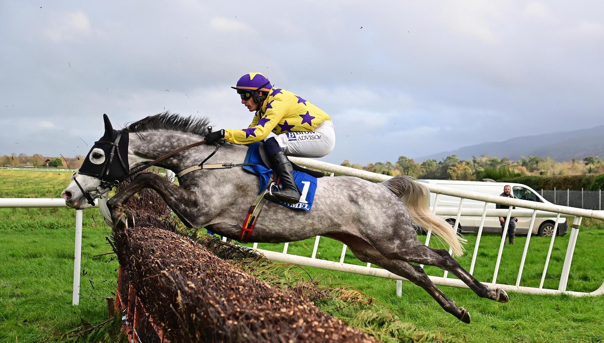 Il Etait Temps gives Willie Mullins his tenth victory in the Grade Two Clonmel Oil Chase