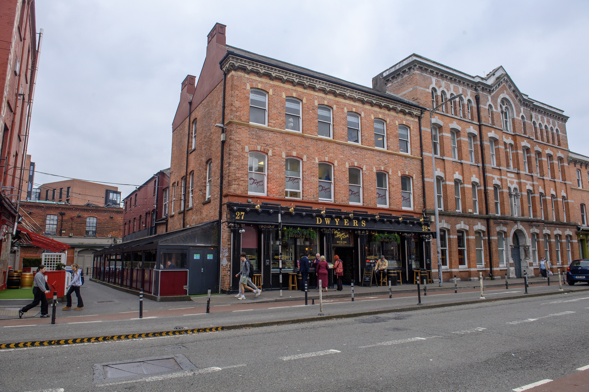 Cork pub Dwyers appeals to retain outdoor seating area