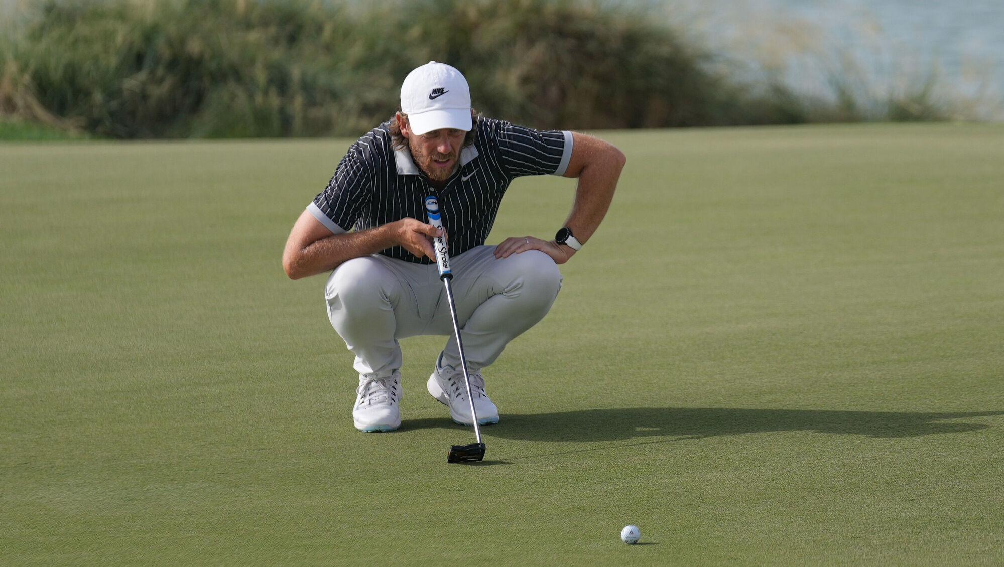 Lowry three shots off leaders Fleetwood and Rai in Abu Dhabi