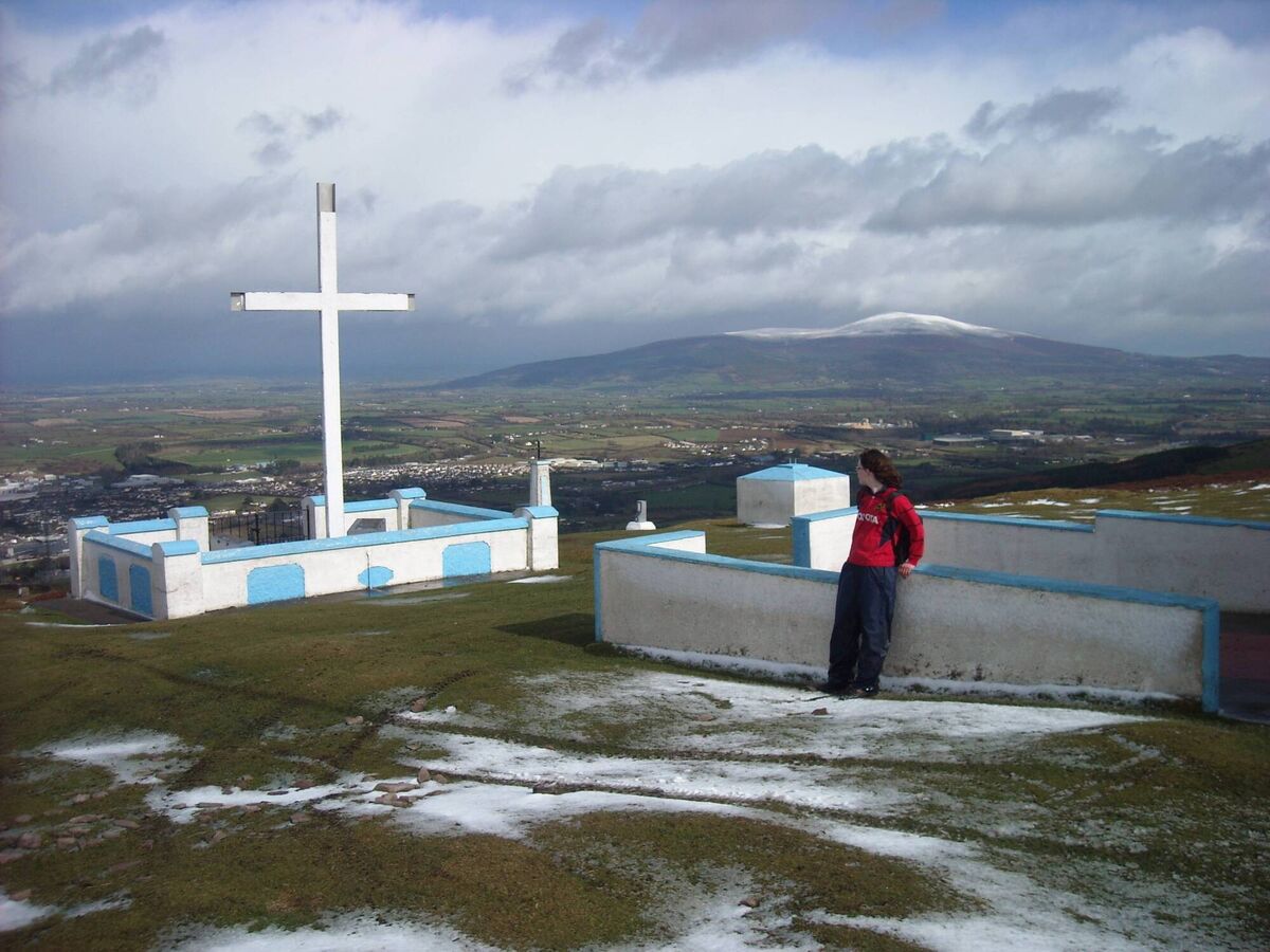 Holyyear Cross and Slievenamon