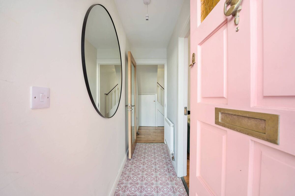 Attractive hallway tiling