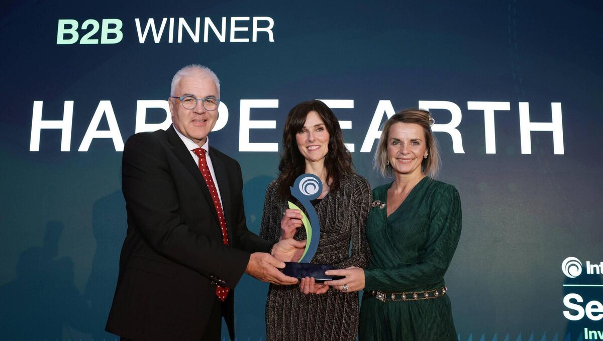 InterTradeIreland chair Richard Kennedy presented the B2B award to HaPPE Earth's Dr Mary O’Riordan and Lisa O’Riordan.
