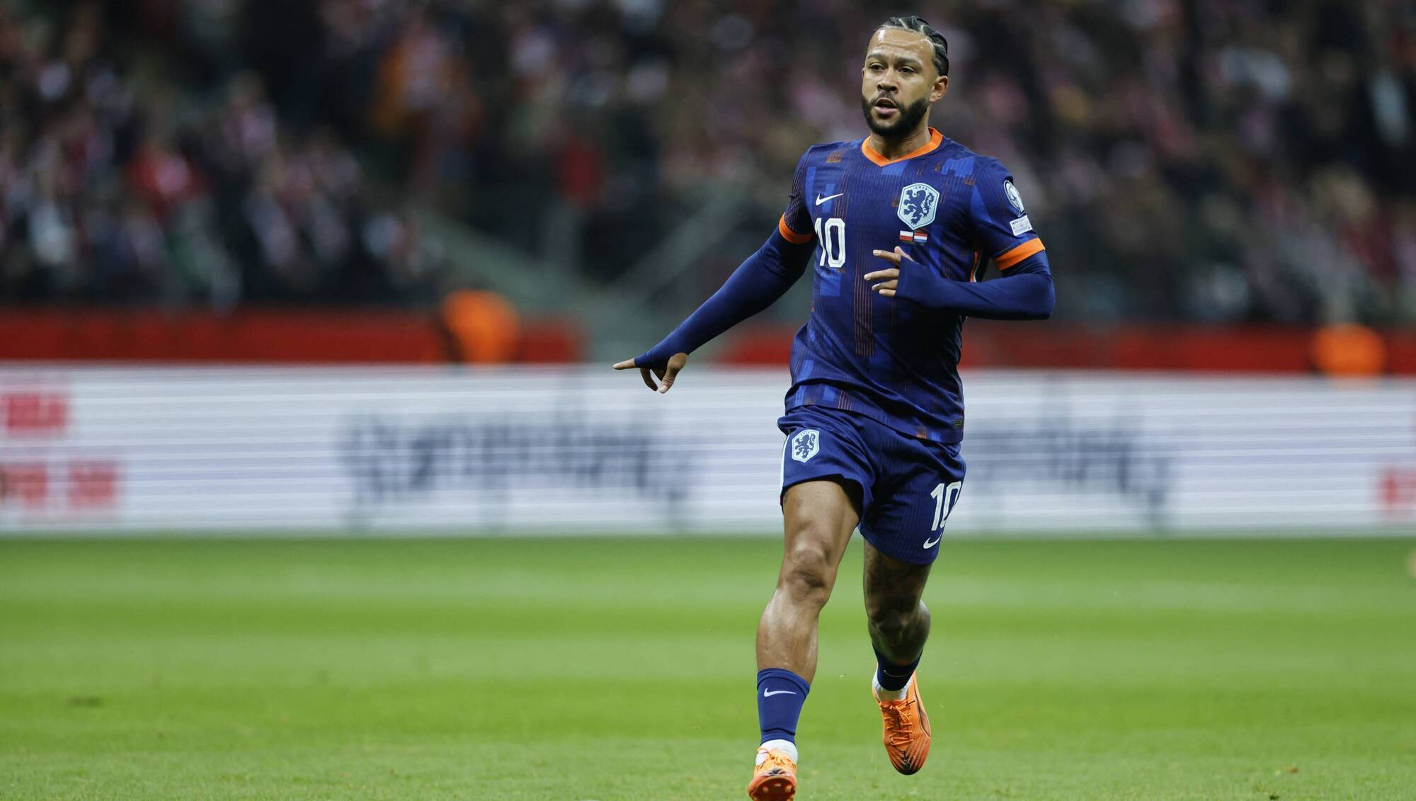 Netherlands move to within one point of World Cup berth