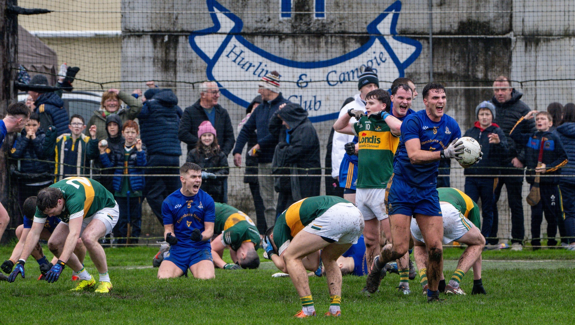 St Finbarr's convert late chances to edge Clonmel Commercials after dramatic finish 