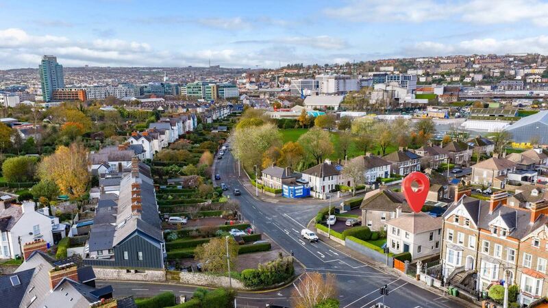 Central Perk living at €745k Instagrammable Inis on Victoria Road