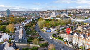 <p>In the thick of it at Inis on Victoria Road</p> <p>In the thick of it at Inis on Victoria Road</p>