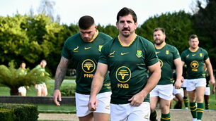 <p>Kwagga Smith arrives a squad photograph at Radisson Blu St Helen's Hotel before the South Africa rugby captain's run at UCD Bowl in Dublin. Photo by Piaras Ó Mídheach/Sportsfile</p>