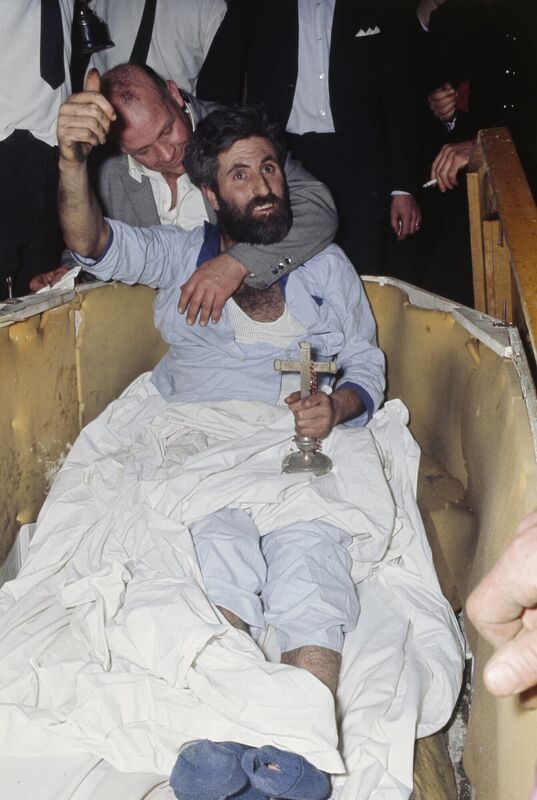 Butty Sugrue embraces Michael Meaney in his coffin after his 61 days underground. 'Beo Faoin bhFód (Buried Alive)' is on TG4 at 9.30pm on Wednesday, November 26, 2025.