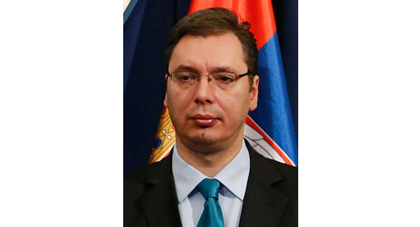 VIDEO: Serbian PM flees Srebrenica ceremony