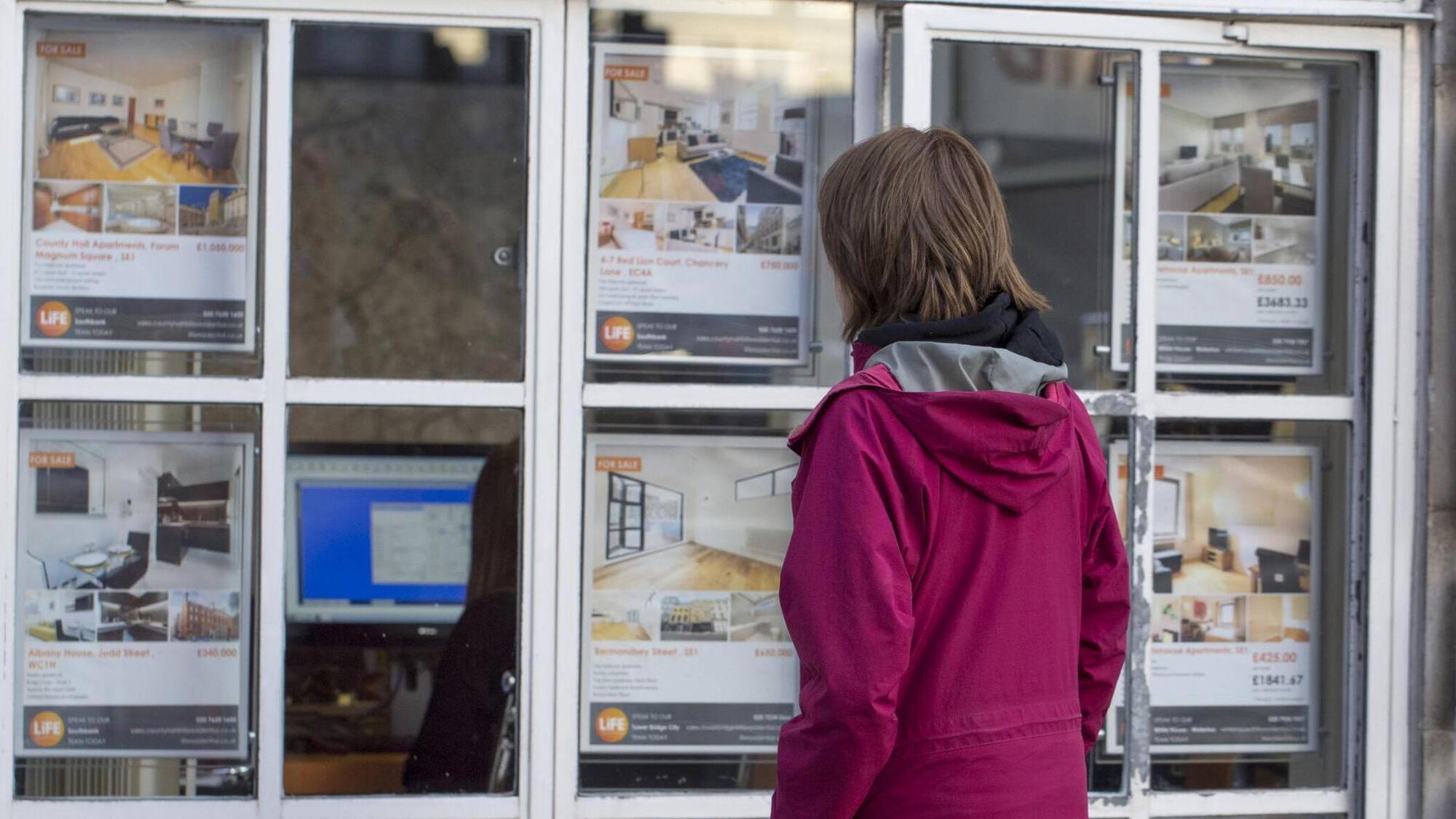 Value of mortgages up 4.2% annually despite drop in approvals 