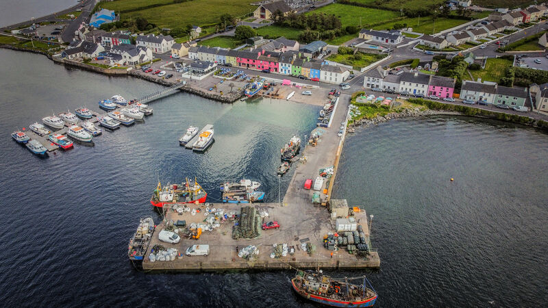 Skipper was rescued from sinking tourist boat 'at the last minute', report finds