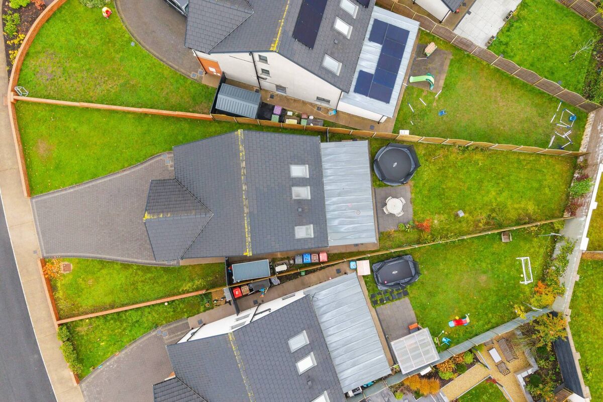 Wedge-shaped site for No 9 Wedge-shaped site for No 9