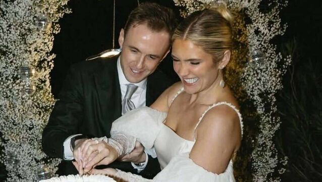 <p>Influencer Niamh Cullen with her late husband Jamie Gill on their wedding day. Picture: Instagram/@niamhcullenx</p>