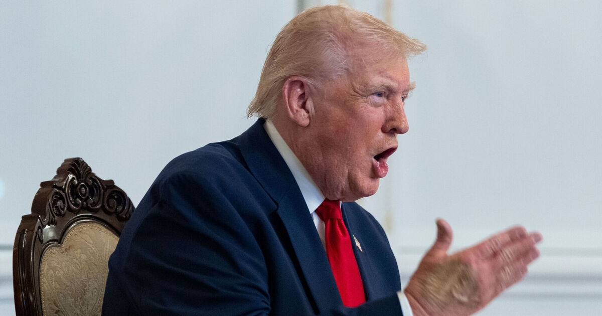 Donald Trump sagt, der Luftraum über und um Venezuela sei gesperrt